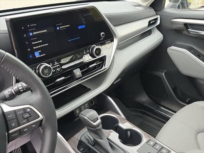 2023 Toyota Highlander Platinum