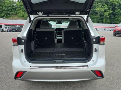 2023 Toyota Highlander Platinum