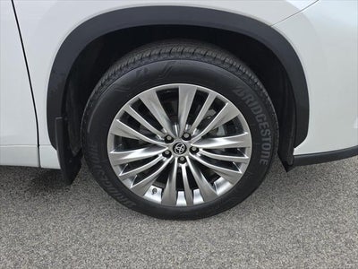 2023 Toyota Highlander Platinum