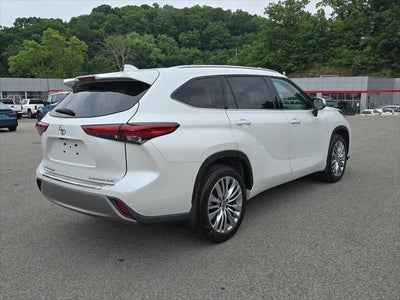 2023 Toyota Highlander Platinum