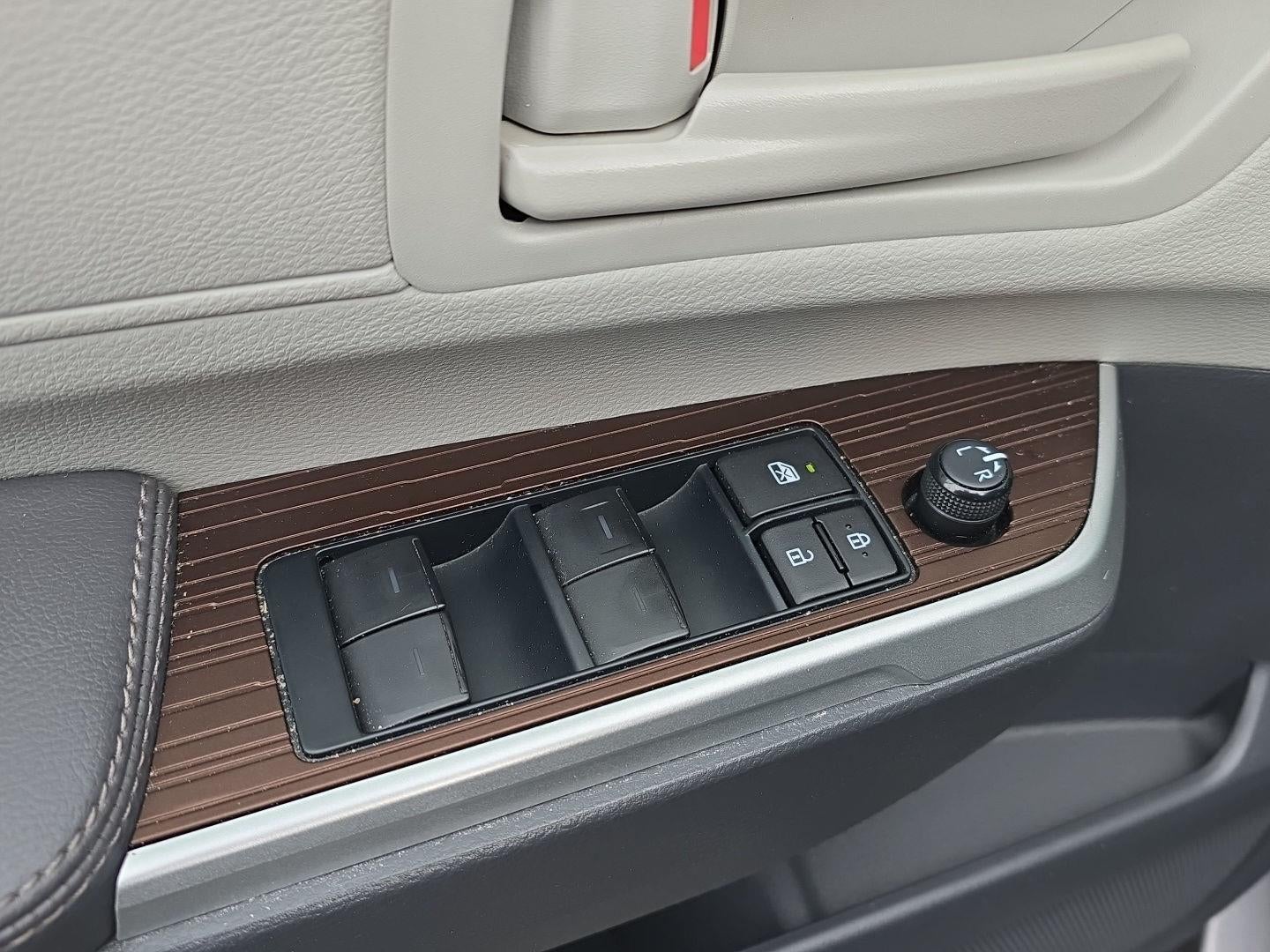 2023 Toyota Sienna LE 8-Passenger