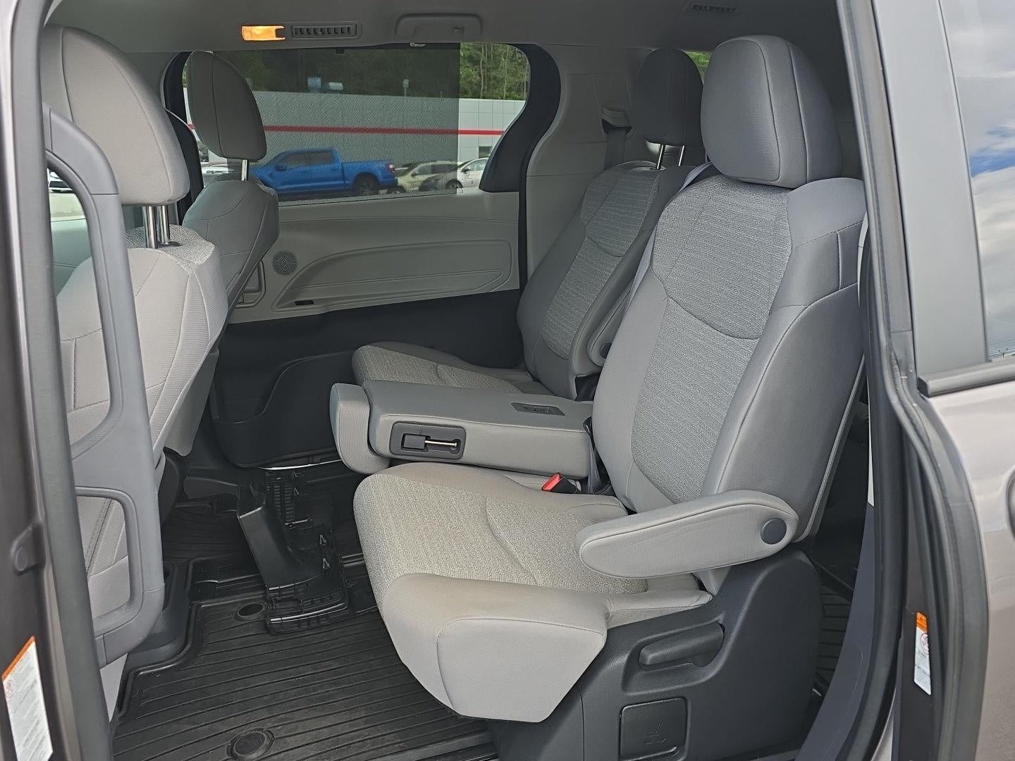 2023 Toyota Sienna LE 8-Passenger