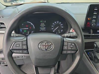 2023 Toyota Sienna LE 8-Passenger