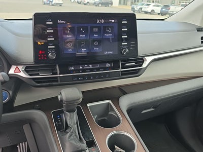 2023 Toyota Sienna LE 8-Passenger