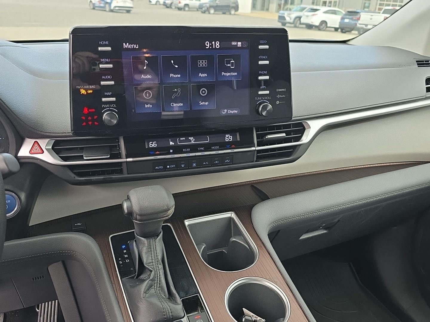 2023 Toyota Sienna LE 8-Passenger