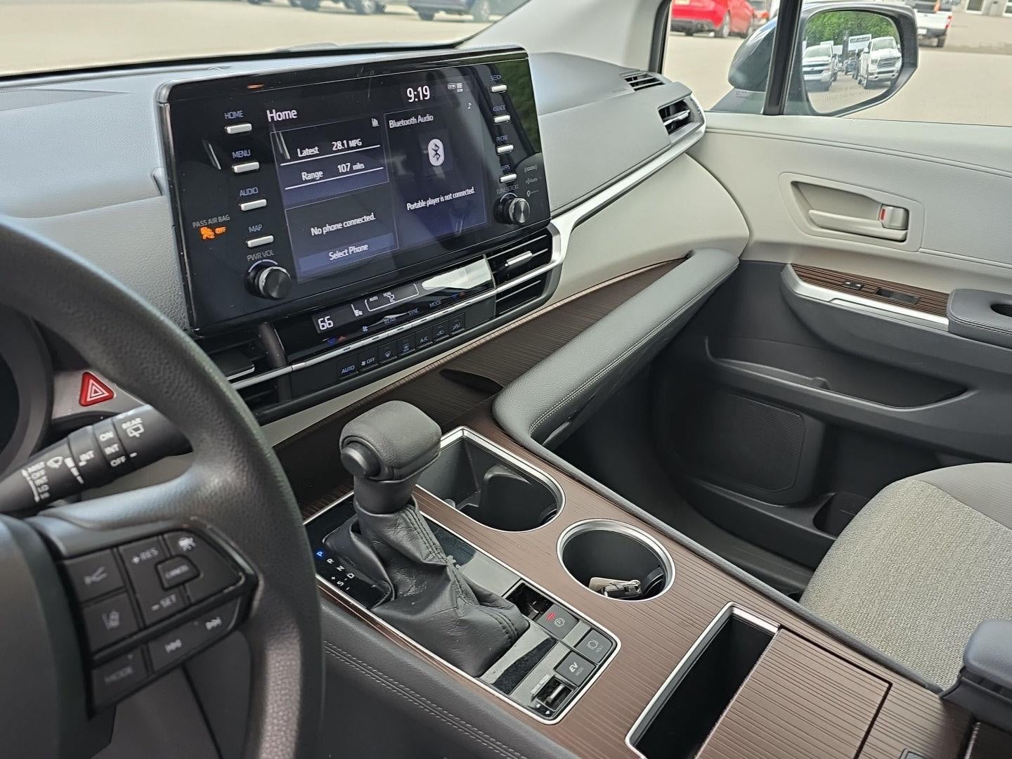 2023 Toyota Sienna LE 8-Passenger