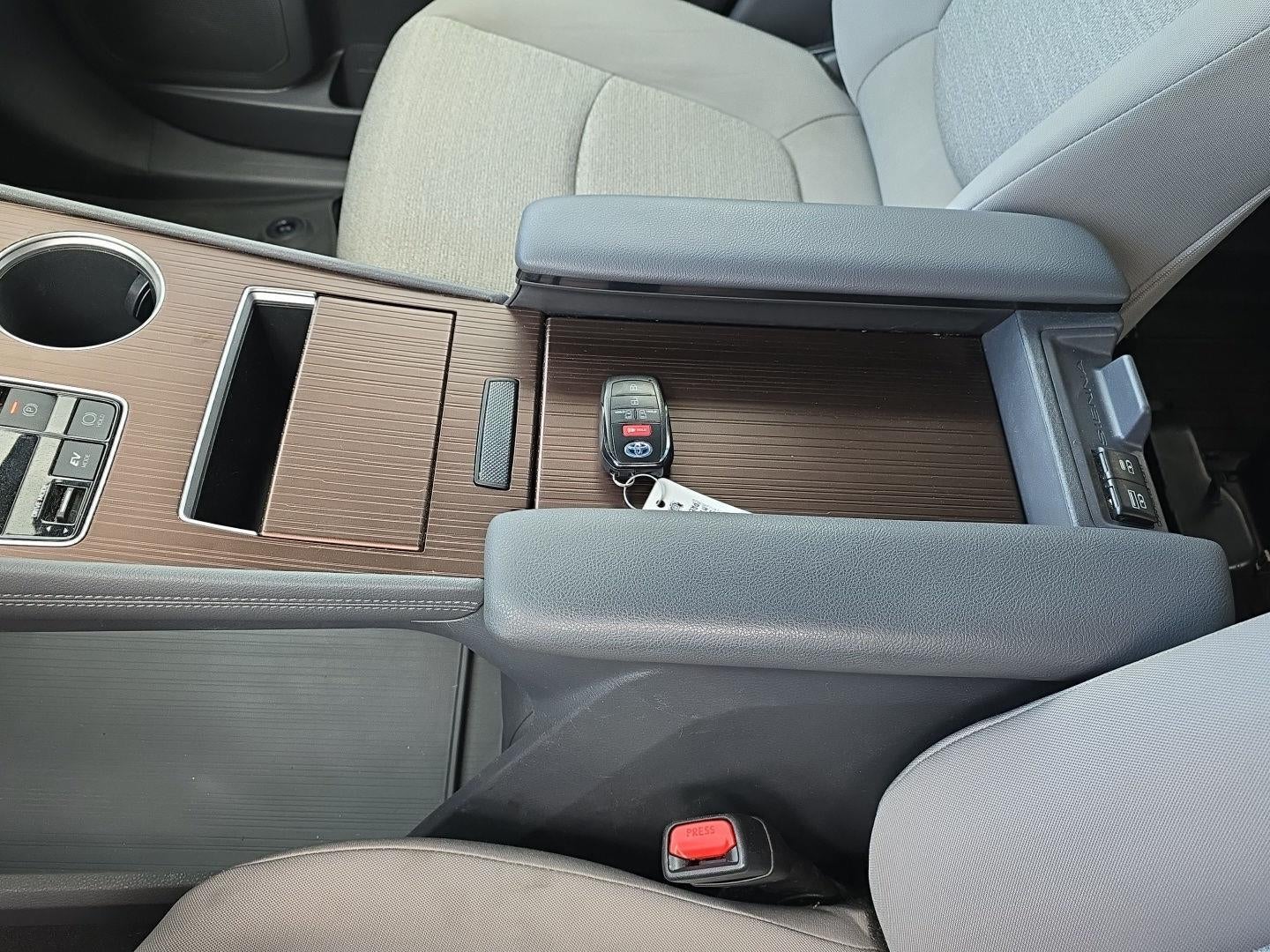 2023 Toyota Sienna LE 8-Passenger