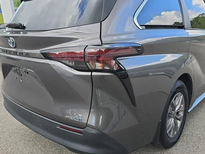 2023 Toyota Sienna LE 8-Passenger