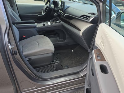 2023 Toyota Sienna LE 8-Passenger