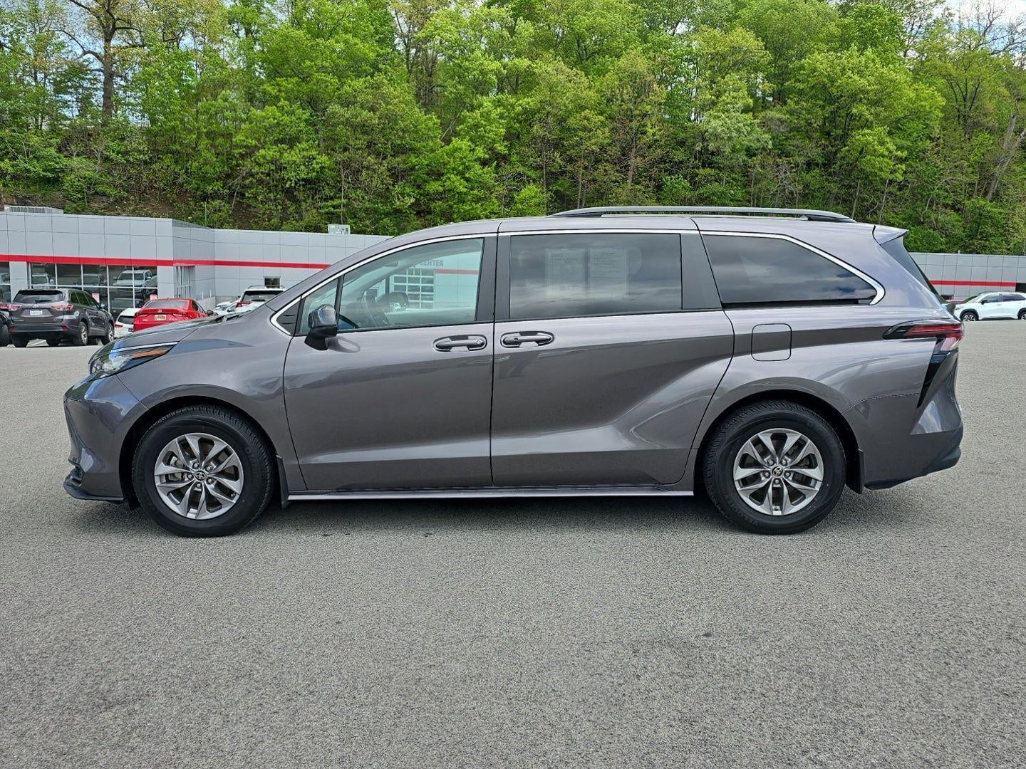 2023 Toyota Sienna LE 8-Passenger