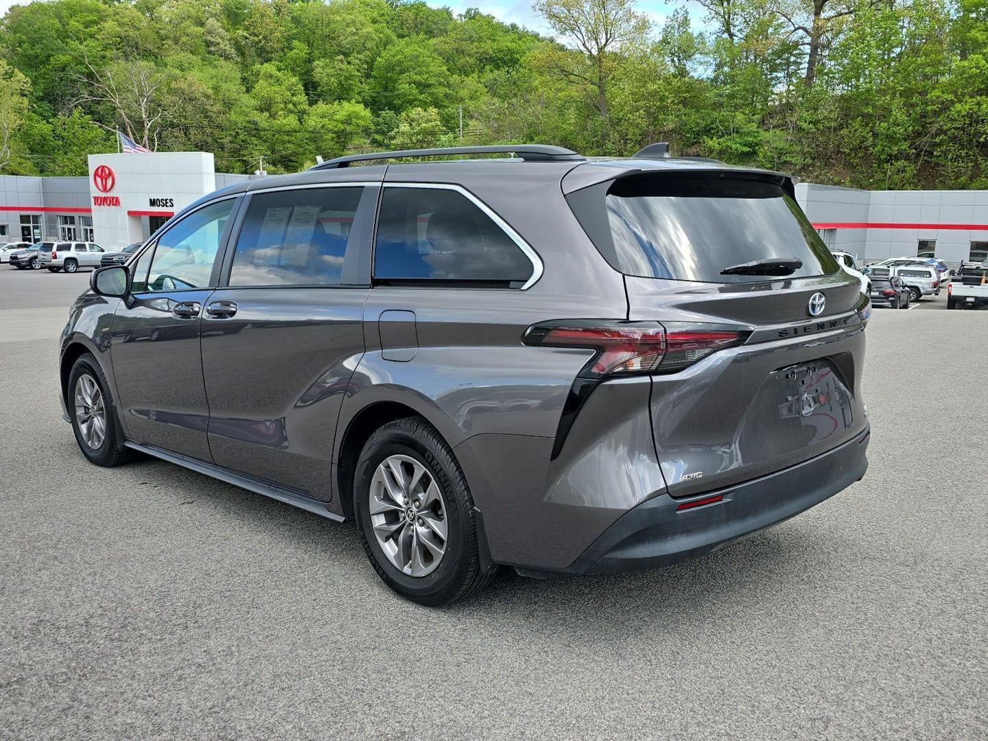 2023 Toyota Sienna LE 8-Passenger