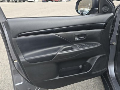 2019 Mitsubishi Outlander SE