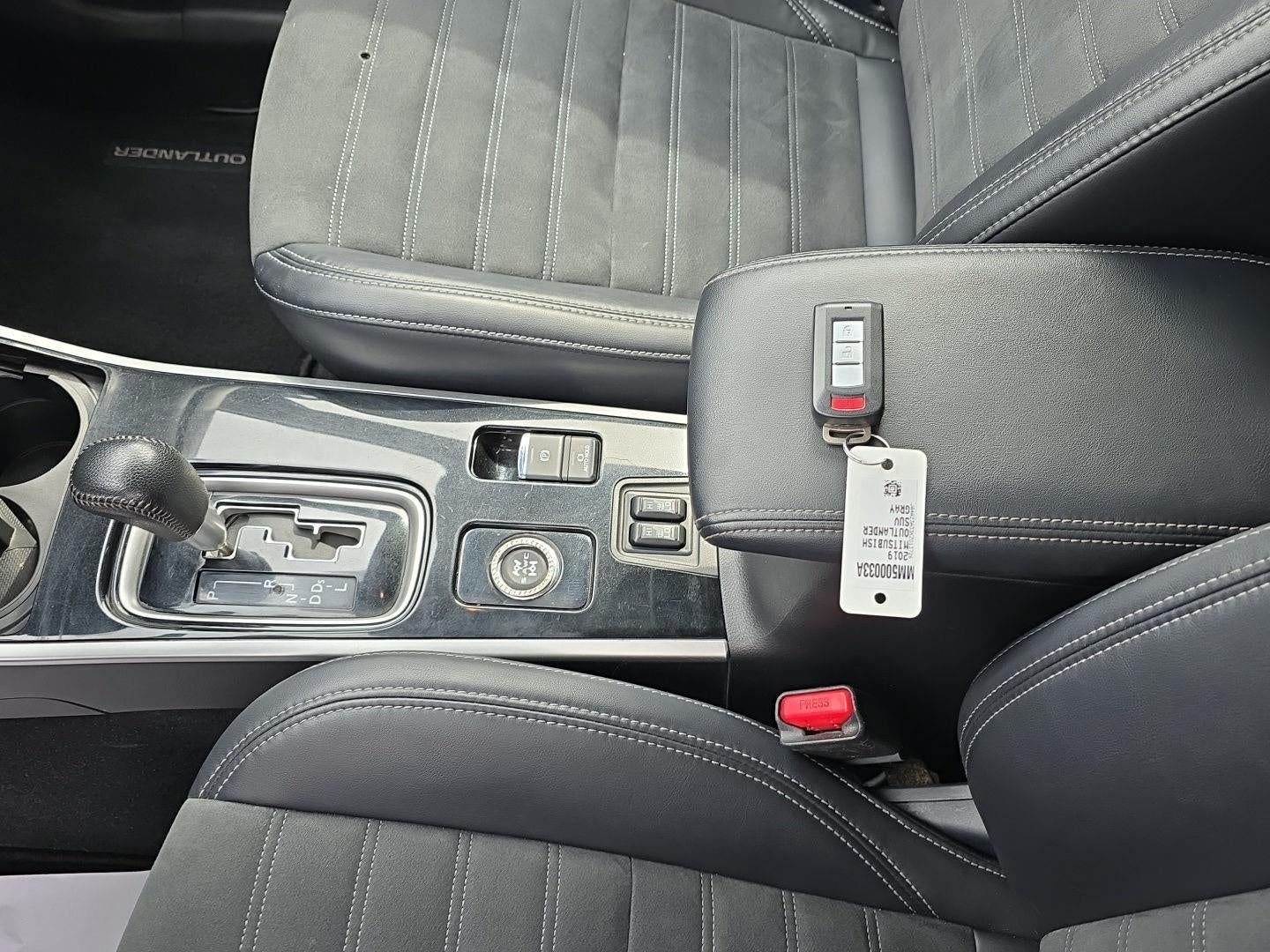 2019 Mitsubishi Outlander SE