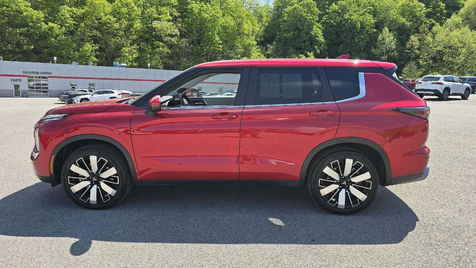 2025 Mitsubishi Outlander SE