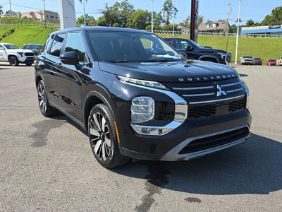 2025 Mitsubishi Outlander SE