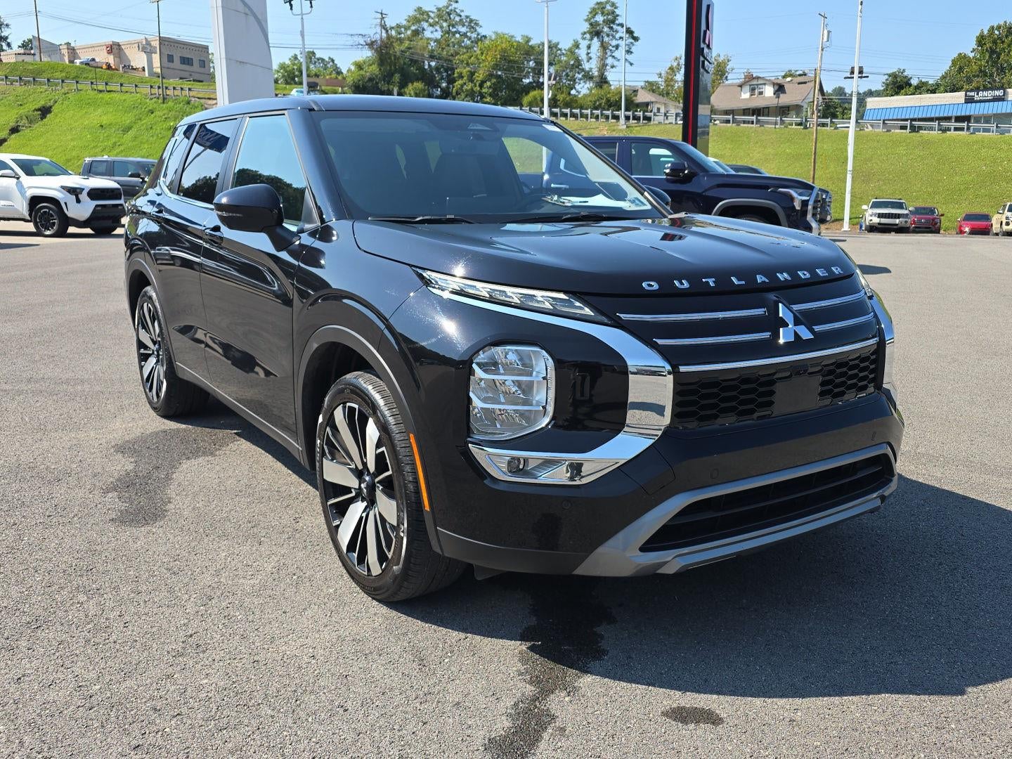 2025 Mitsubishi Outlander SE