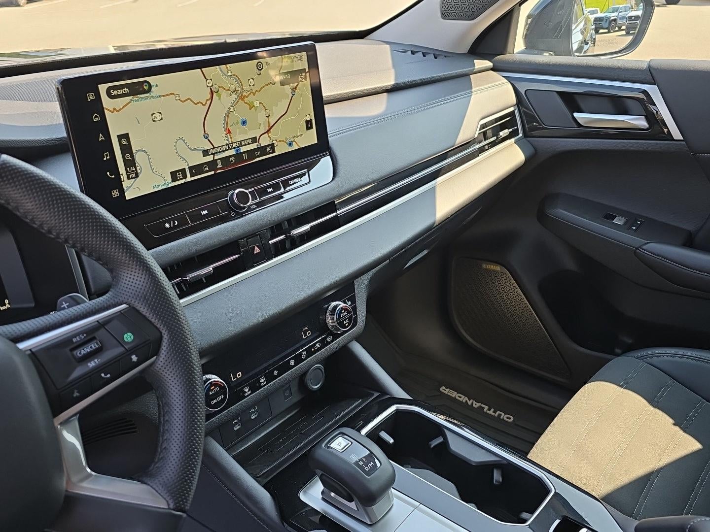2025 Mitsubishi Outlander SE