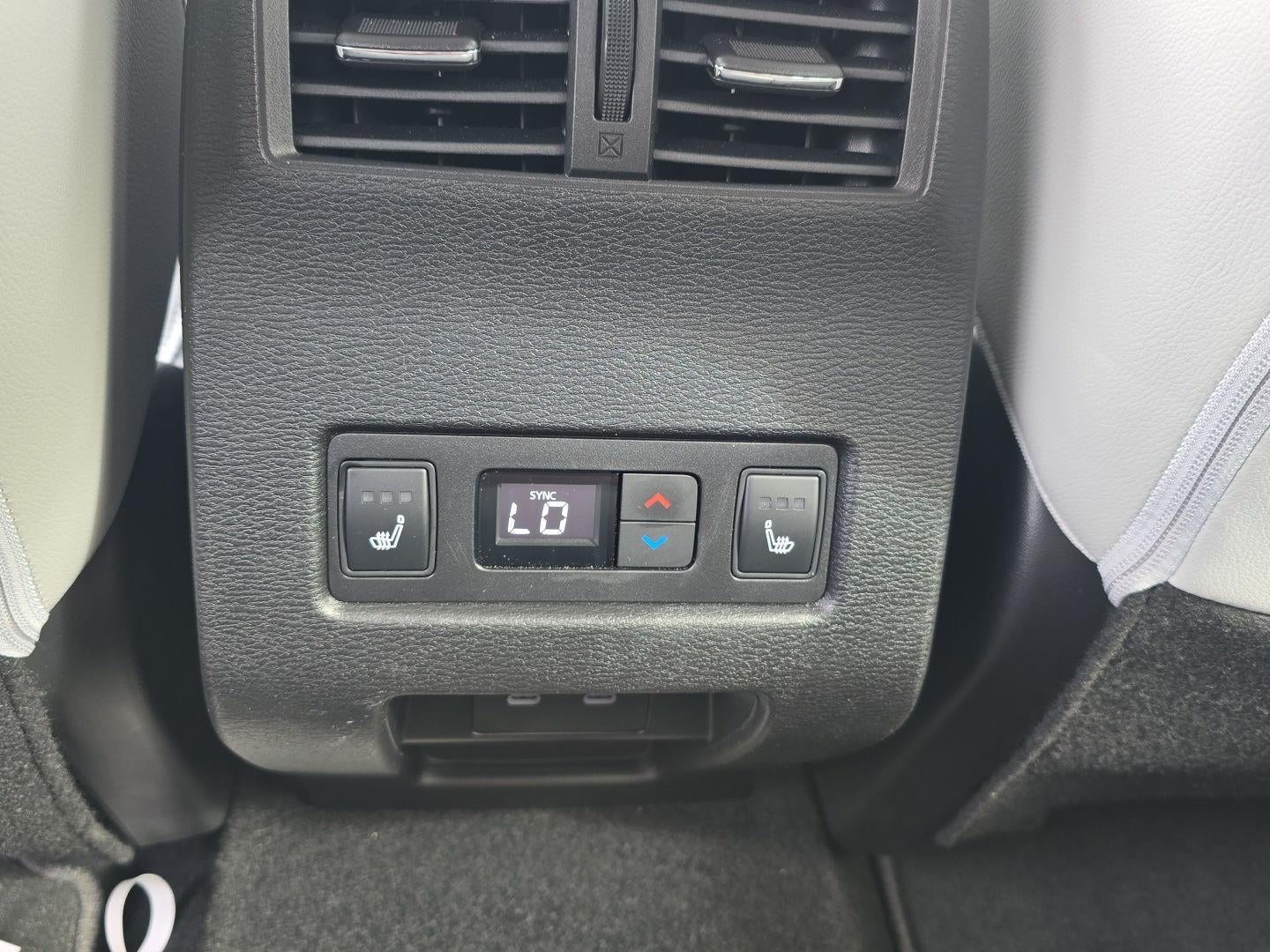 2025 Mitsubishi Outlander Platinum Edition