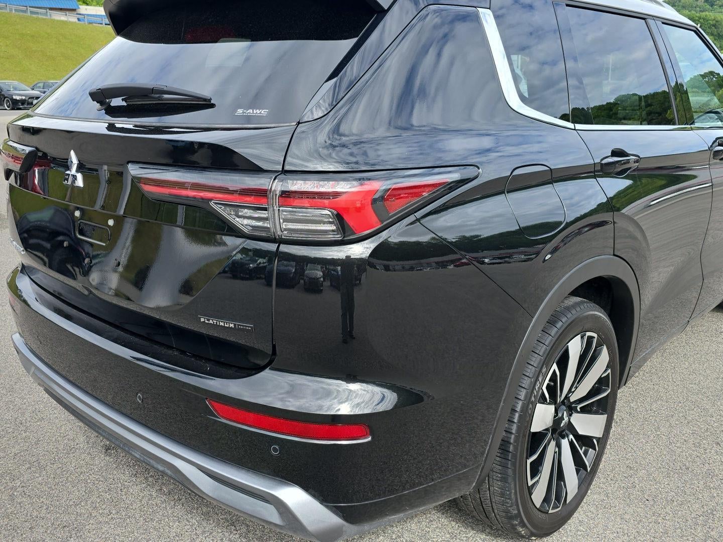 2025 Mitsubishi Outlander Platinum Edition
