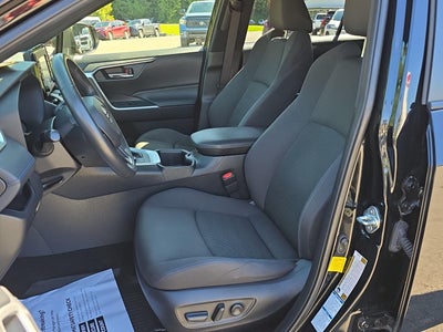 2022 Toyota RAV4 Hybrid SE