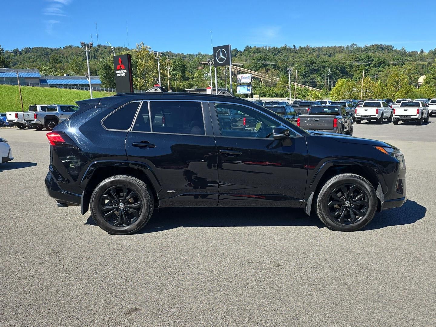 2022 Toyota RAV4 Hybrid SE