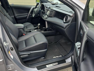 2018 Toyota RAV4 Hybrid SE
