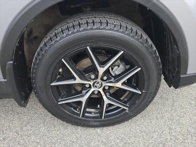 2018 Toyota RAV4 Hybrid SE