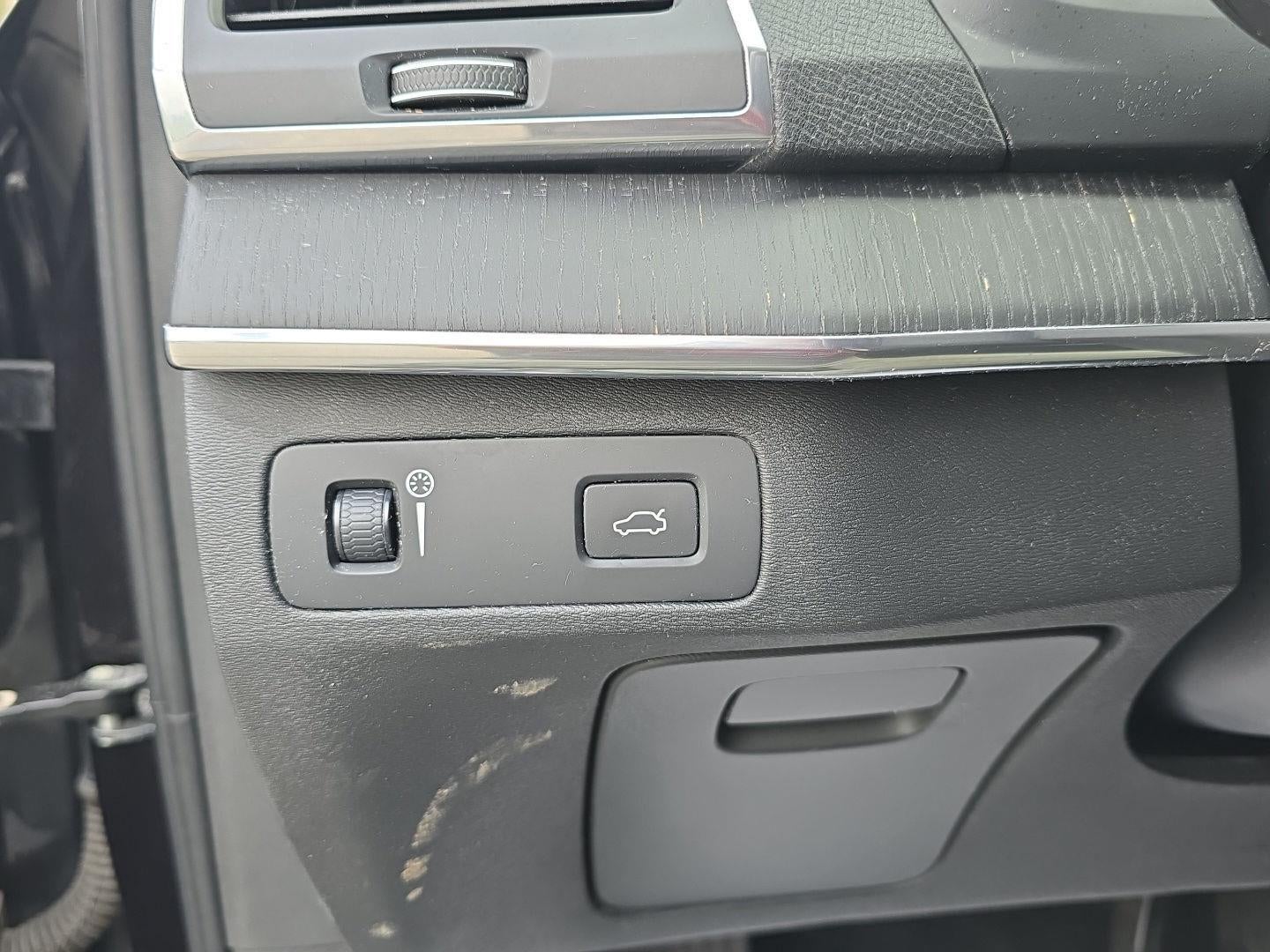 2020 Volvo Xc90 Momentum
