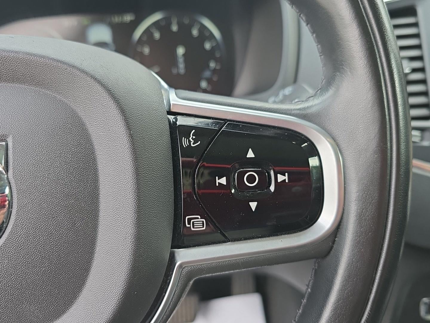 2020 Volvo Xc90 Momentum