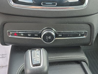2020 Volvo Xc90 Momentum