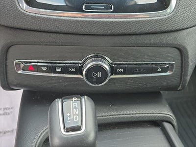 2020 Volvo Xc90 Momentum